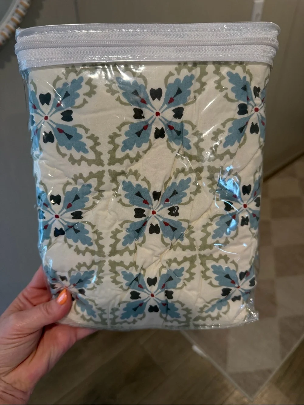 Garnet Hill Size 29x20 Quilted Pillowcase Sham “Floral PAISLEY” One Individual